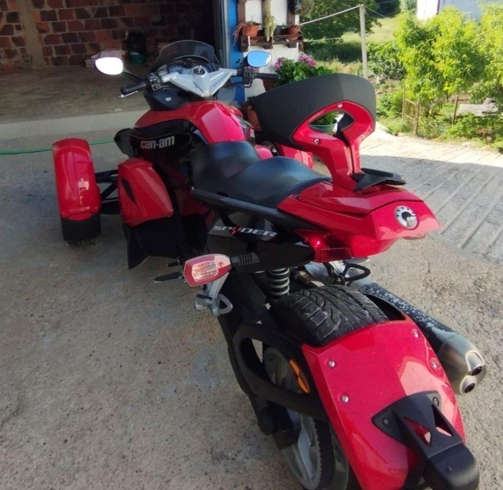 Moto triciclo can am Spyder