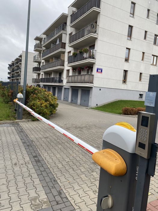 Sprzedam garaż REZERWACJA !!!