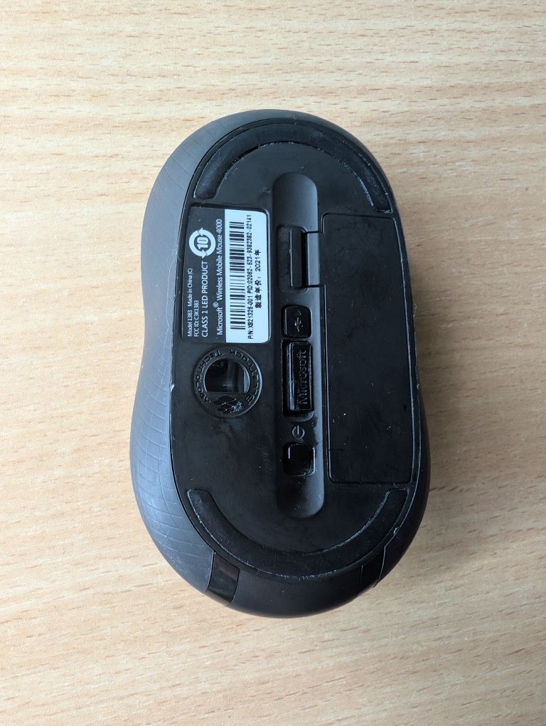 Бездротові миші Logitech (300 грн) та Microsoft 4000 (520 грн)