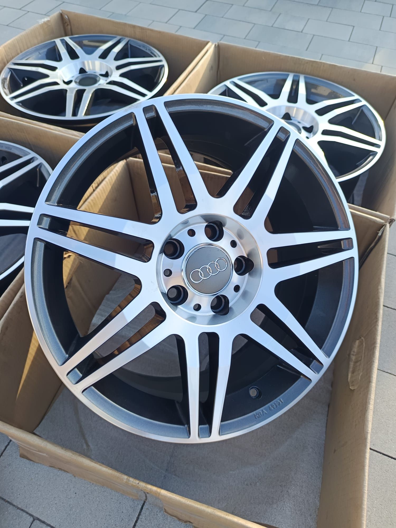 #AL2 Alufelgi R17 5x112 ET40 Audi A4 A5 A6 A8 Q3 Q5 Skoda Superb