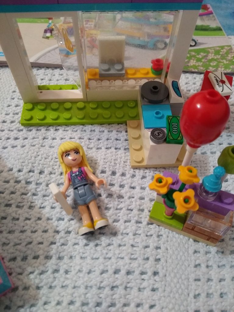 LEGO Friends 41310 Dostawca upominków w Heartlake