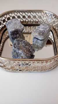 Iloit (kordieryt) surowy kamień Wysoka jakość