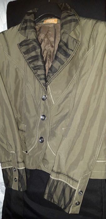 Żakiet damski koktailowy khaki z czarną koronką elegancki