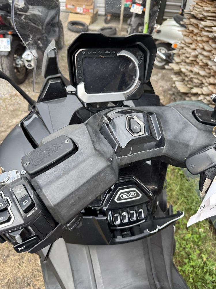 Kymco CV3 550 powypadkowy faktura transport