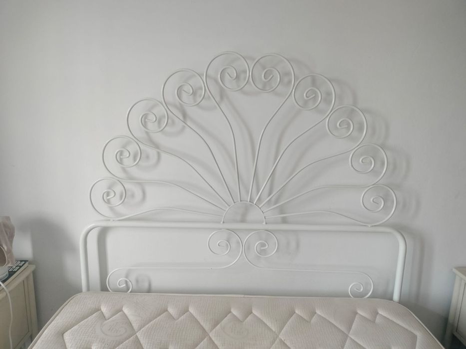 Cama de casal em ferro