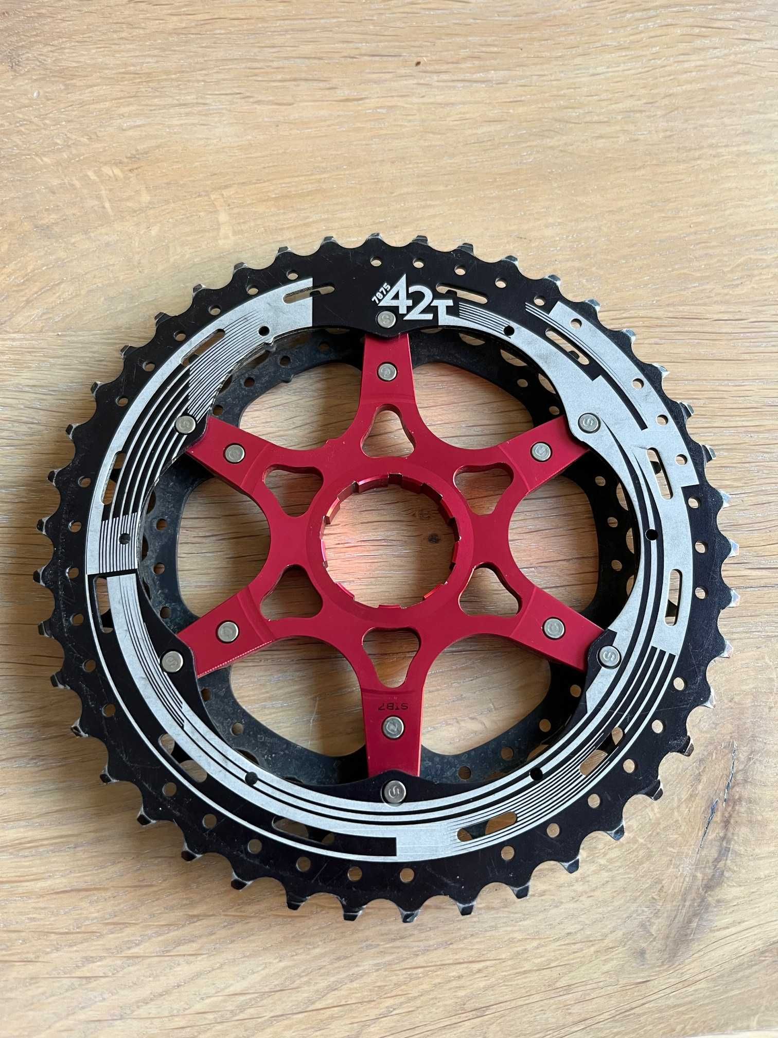 SunRace MX8 kaseta 11rz. 11-42T czarna, na bębenek Shimano