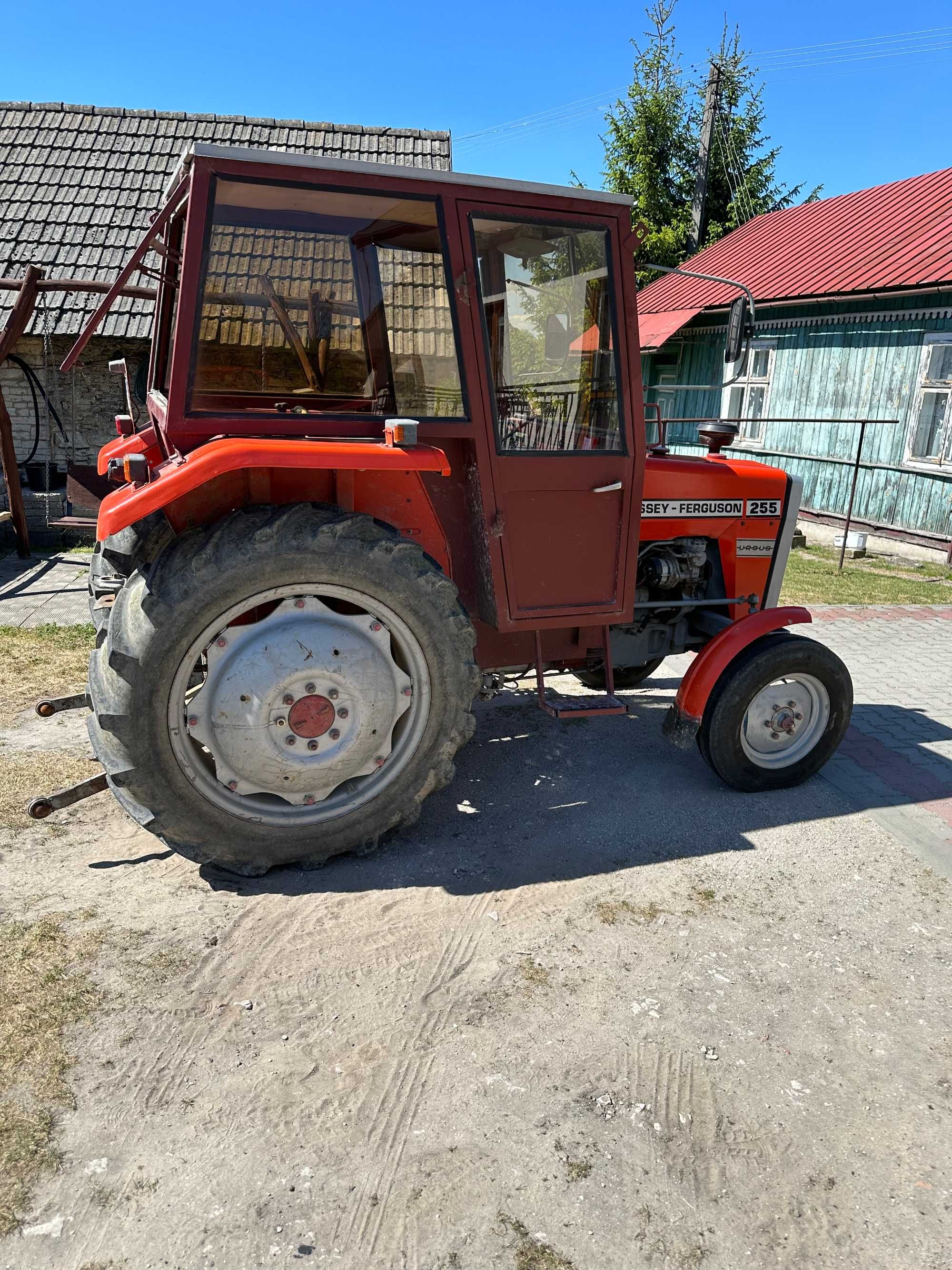 Massey Ferguson 255