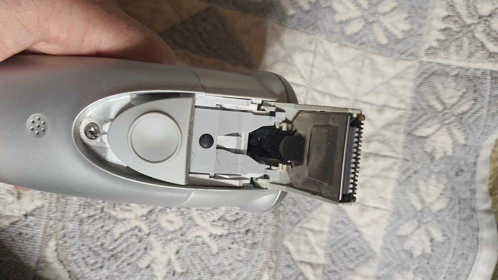 Чудесную аккумуляторн электро бритву Norelco (Philips) в отличн. сост.