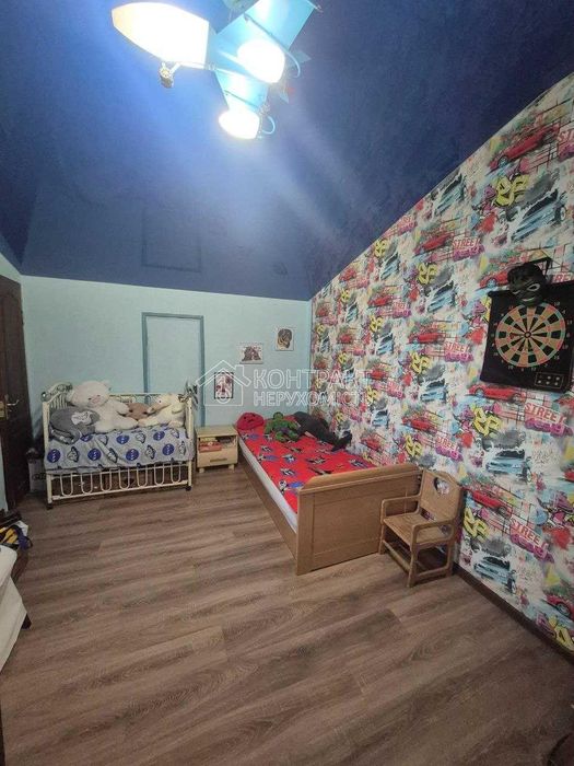 Продам сучасний будинок у самому центрі міста!