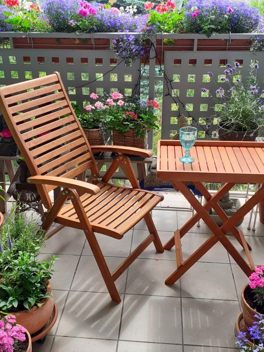 krzesło ogrodowe oraz stolik