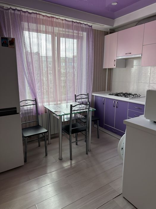 Посуточно ЦЕНТР Малый рынок 1комн люкс подобово центр малий