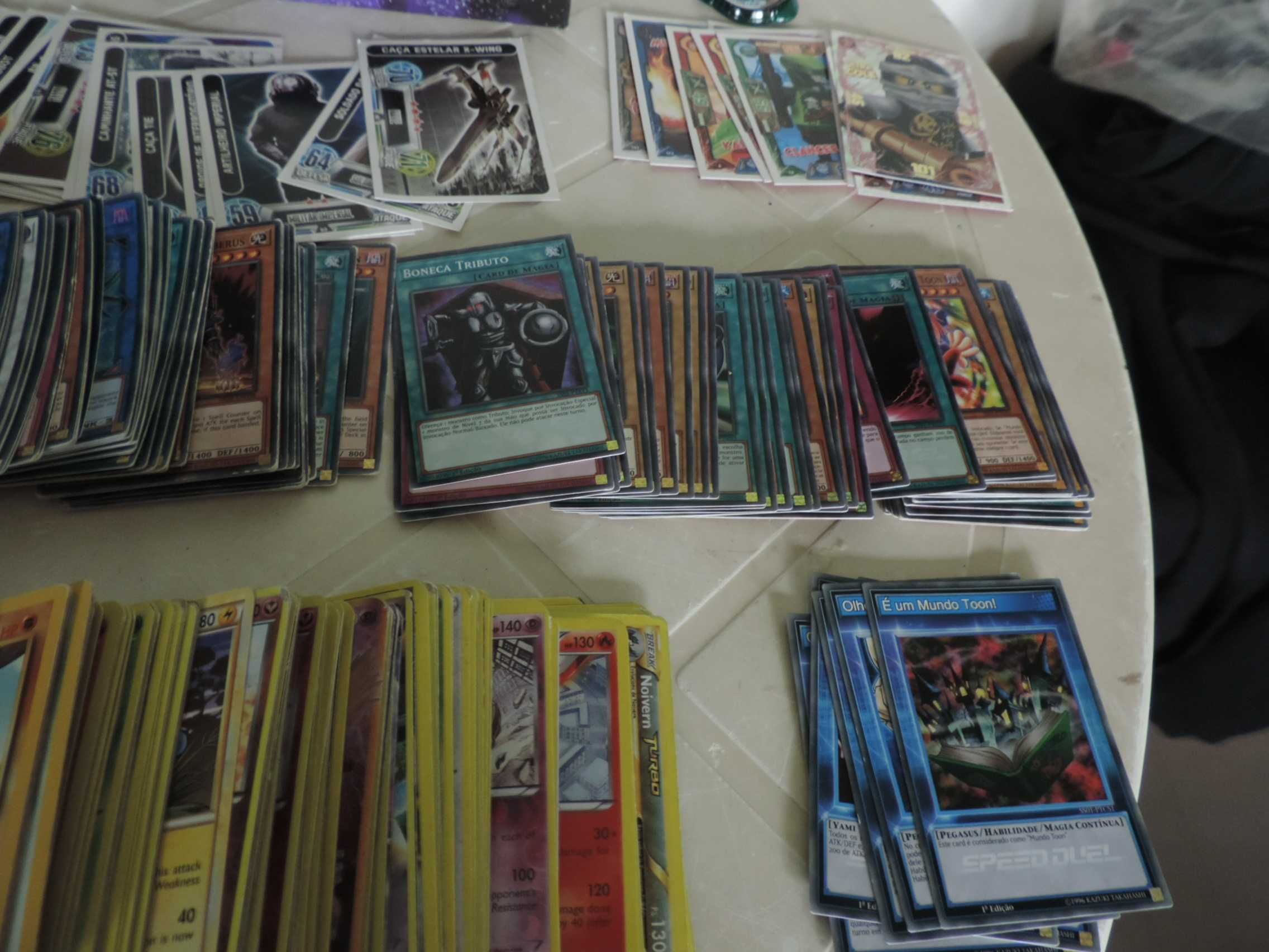 Cartas e Cromos de colecção diversos