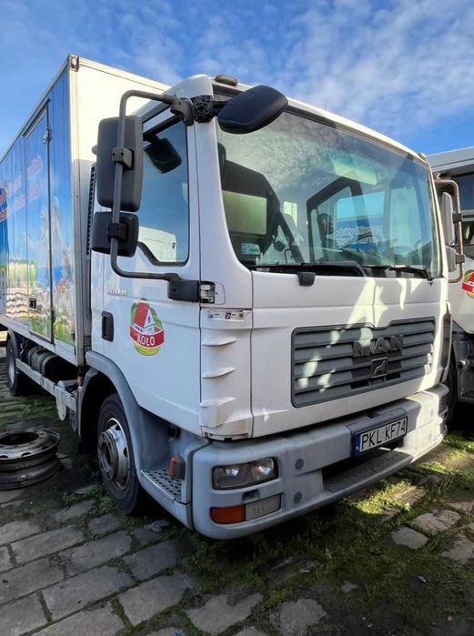 Sprzedam samochód Man chłodnia