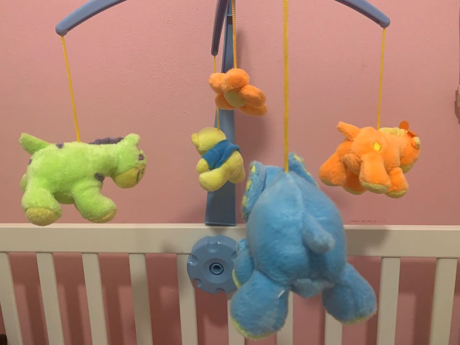 Brinquedo para berço de bebé