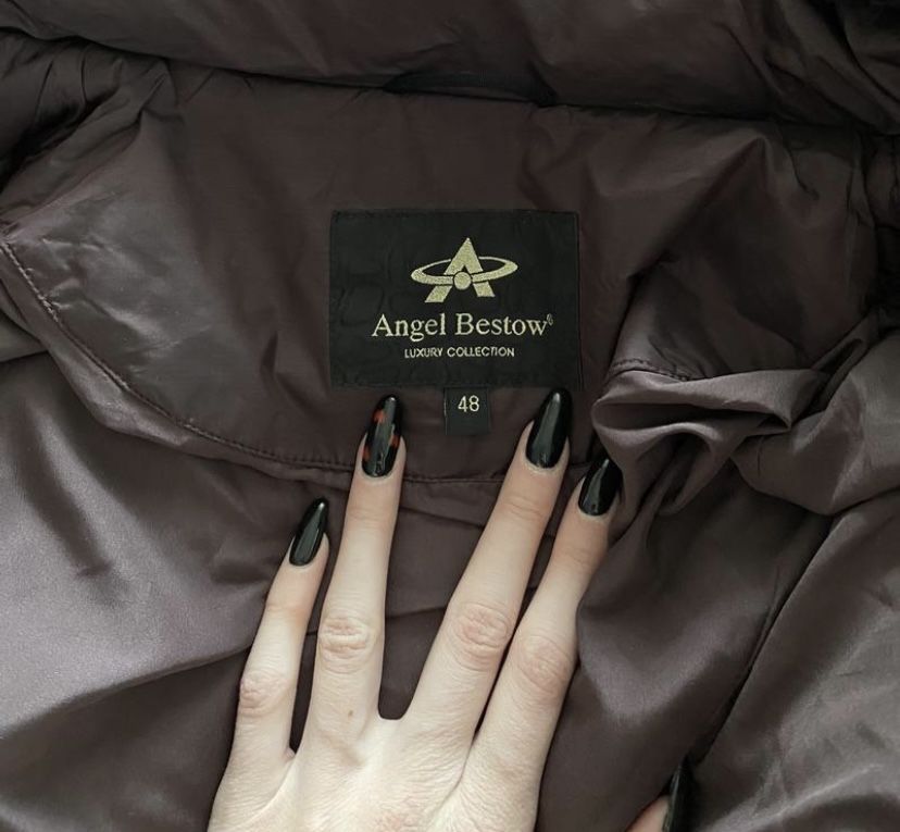 Продам срочно новый женский пуховик Angel Bestow LUXURY COLLECTION