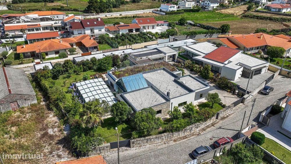 Moradia T4 para venda