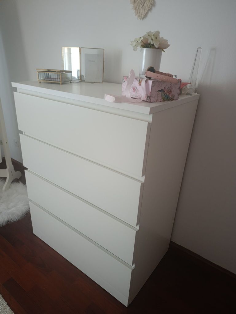 Cómoda Malm Ikea