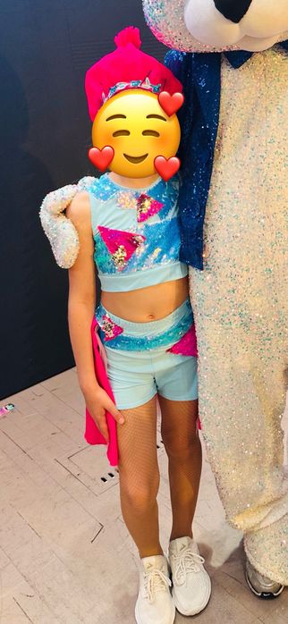 Костюм на выступ