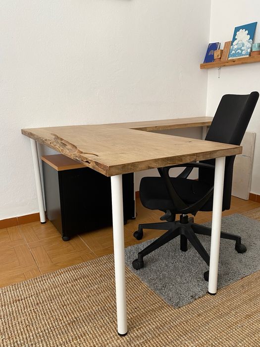 Secretária / Mesa de Escritório em Madeira Maciça – Personalizada