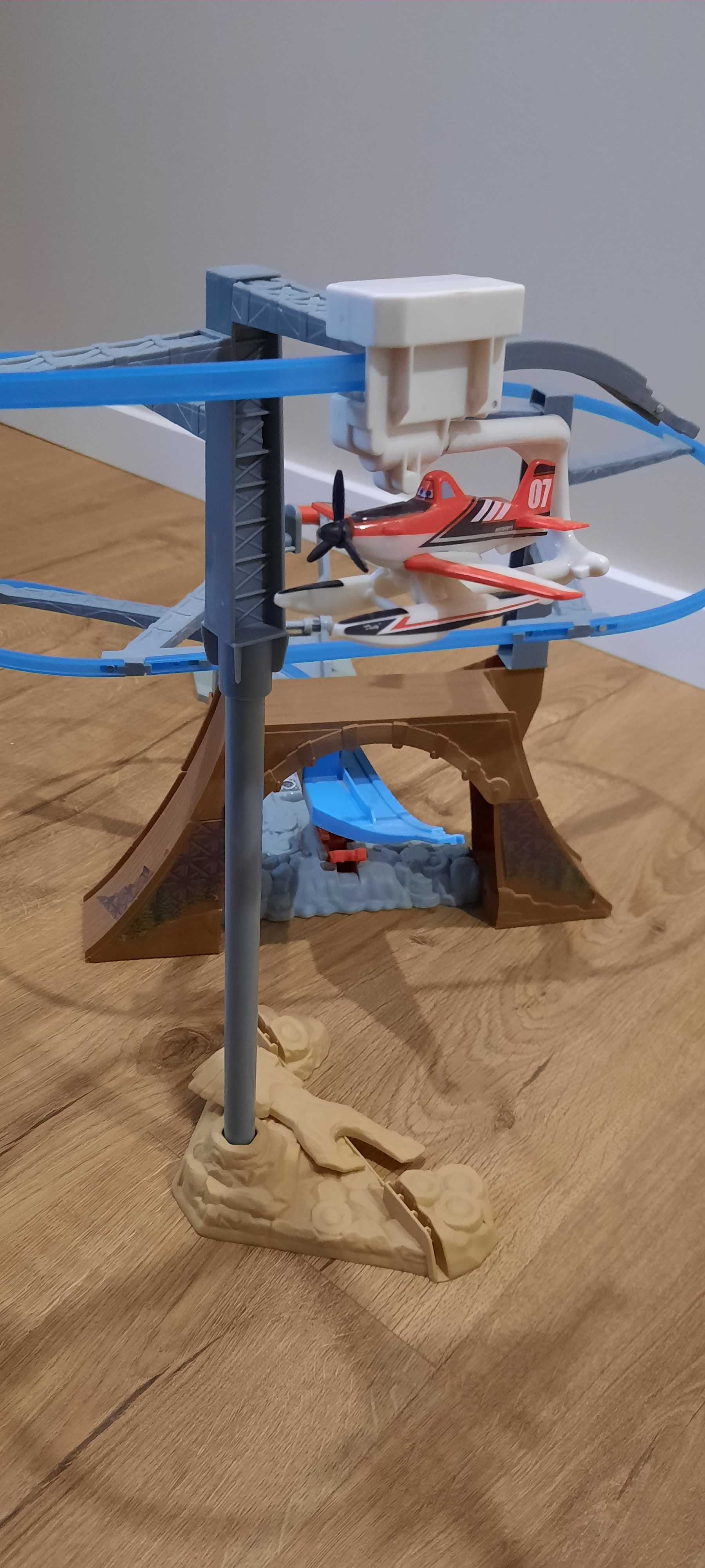 Tor z bajki samoloty planes mattel Dusty