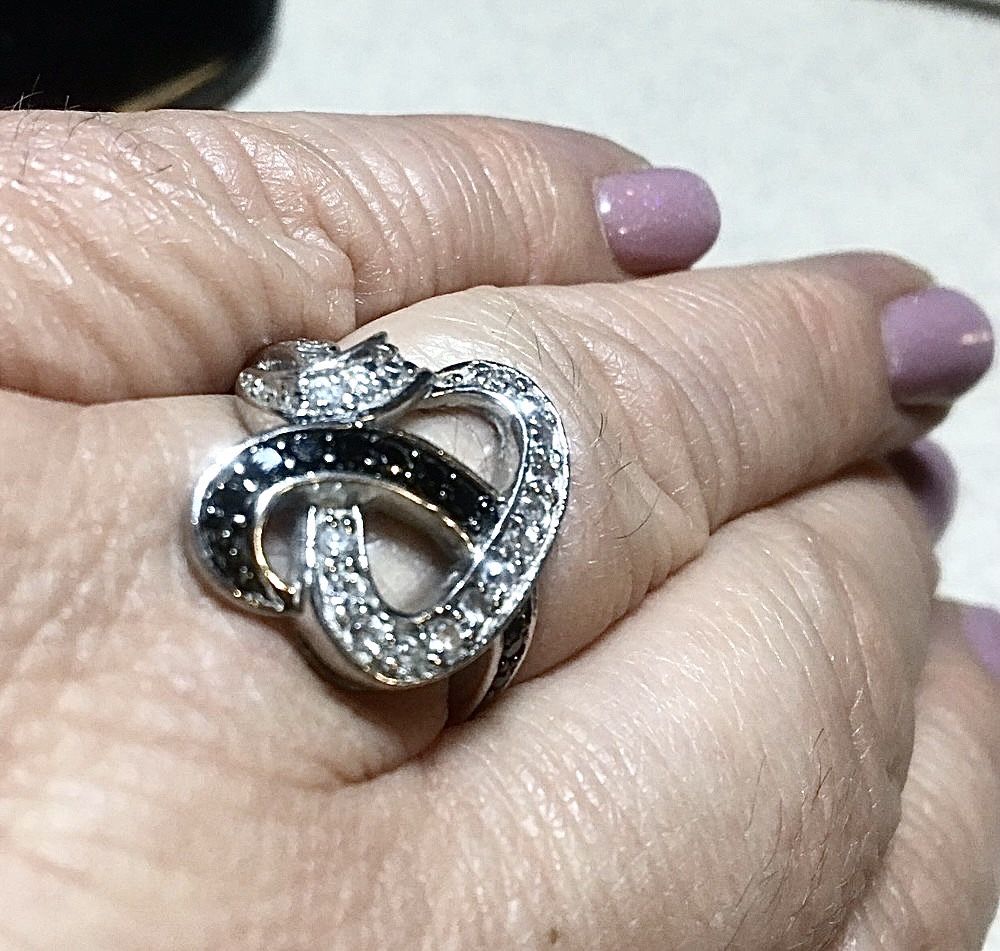 Серебряные украшения , кольца, серьги, браслет