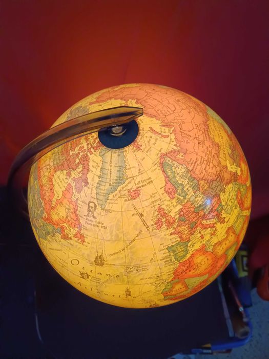 Candeeiro em forma de globo