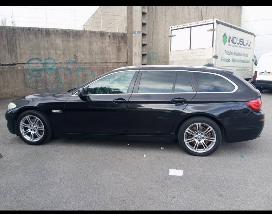 Bmw 520d caixa automática impecavel
