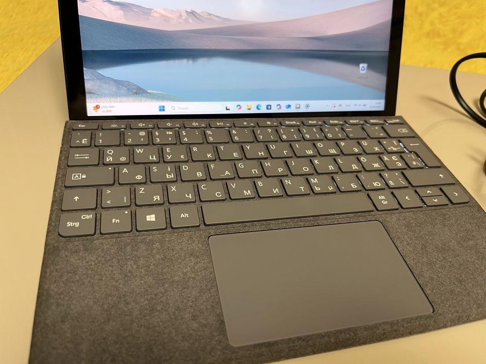 Microsoft Surface Go 3 Lte Core i3  8/128 + Surface Keyboard