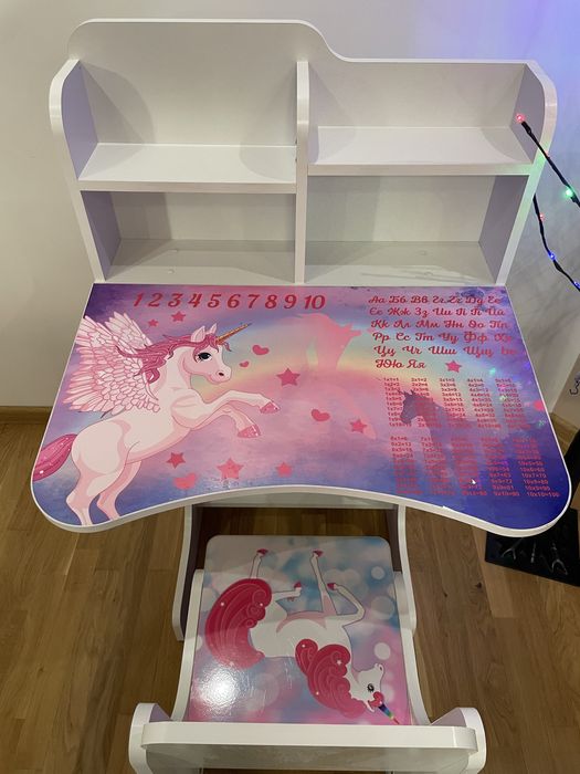 Дитячий стіл парта і стілець