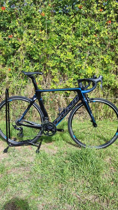 Bicicleta Fuji estrada carbono M