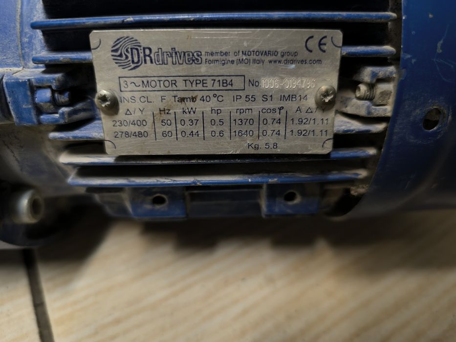 Zestaw z motoreduktorem firmy MOTOVARIO