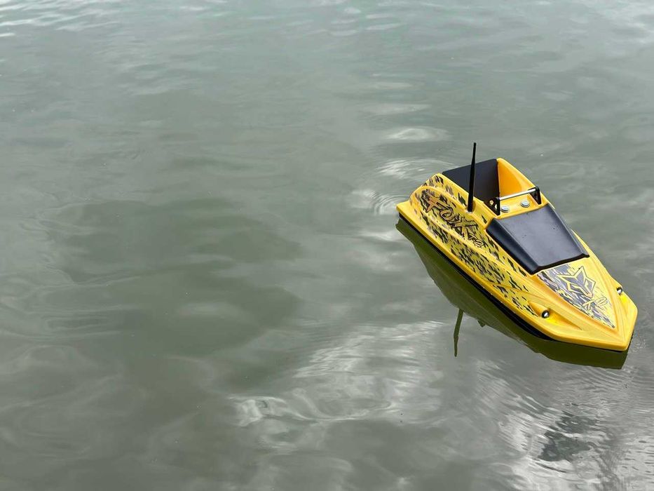 Łódka Zanętowa Fox T2 GPS Autopilot 9+1 Żółta
