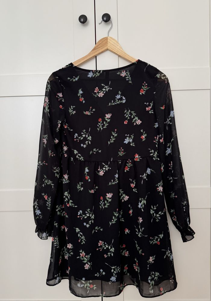 Sukienka w kwiaty H&M