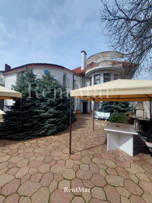 7 ст Б Фонтана 520 м гостиница 14 номеров -студий с кухней и с/у