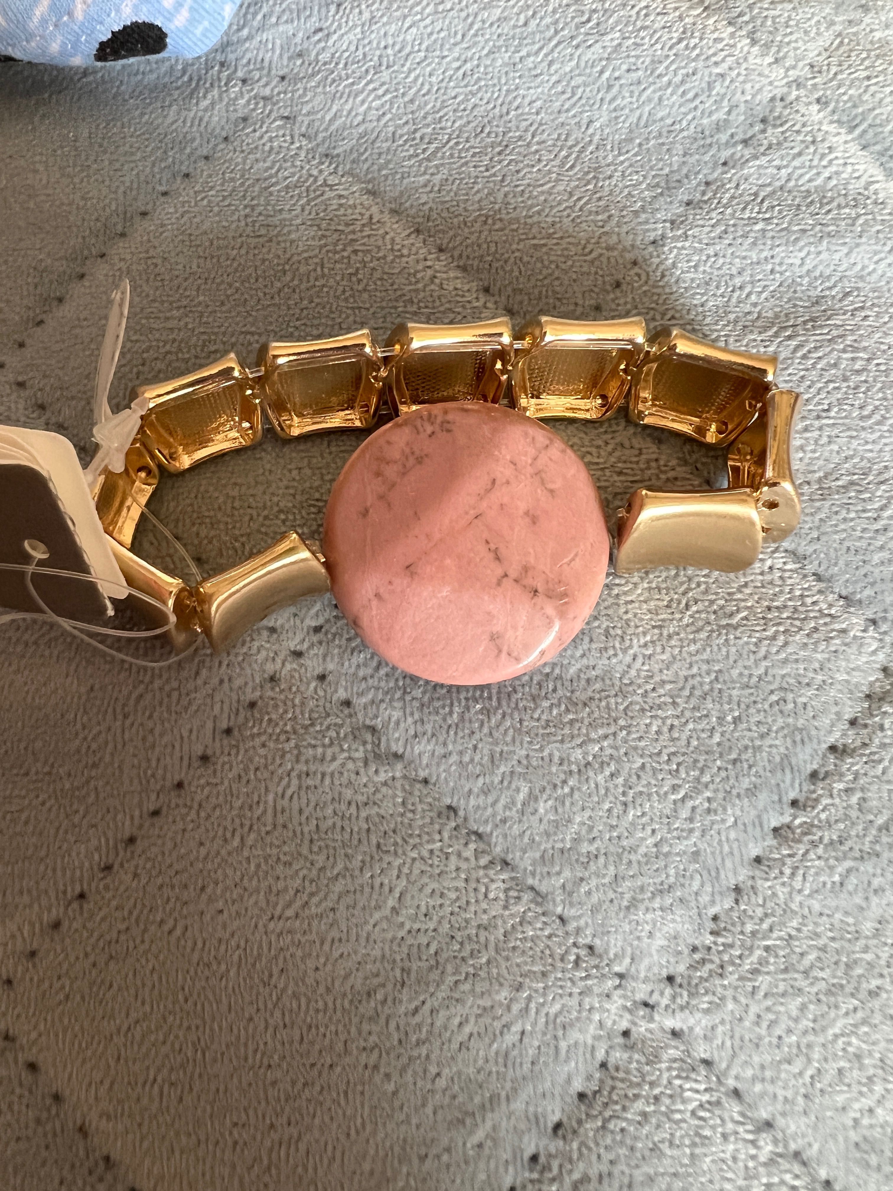 Parfois złota bransoletka na gumce kamień różowy