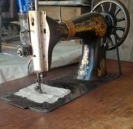 Продам швейную машинку Singer