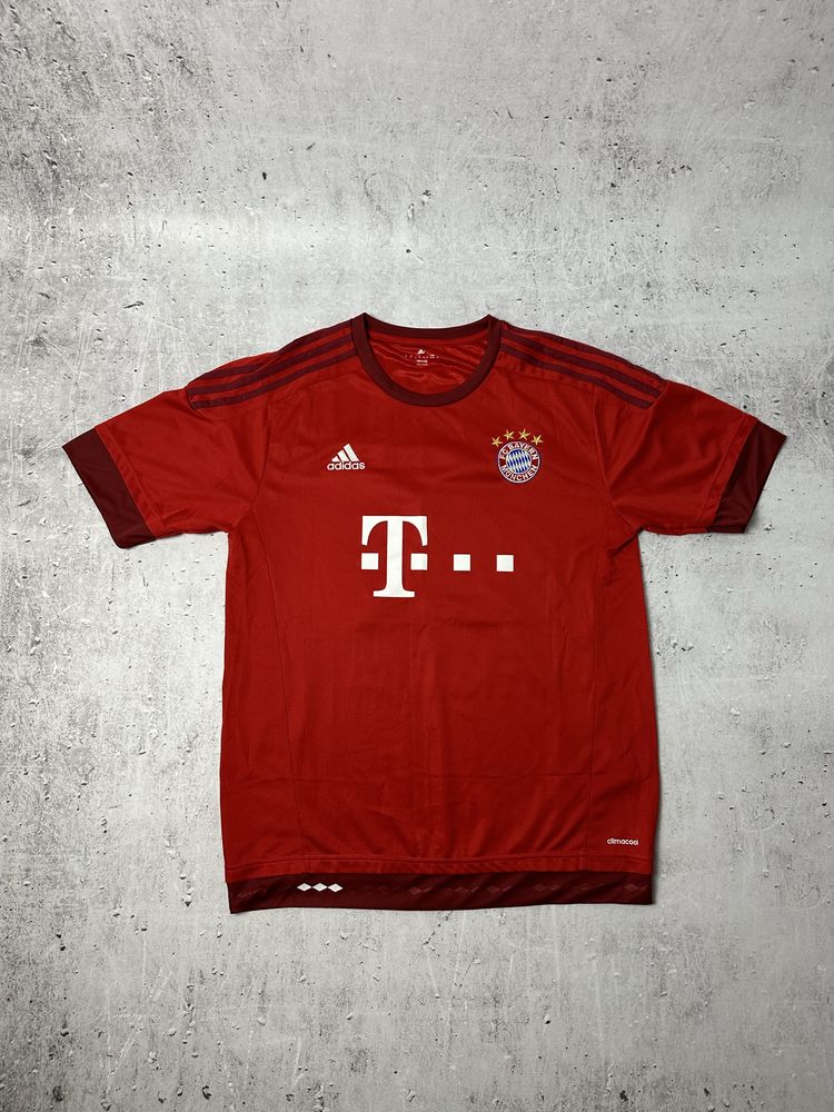 Adidas T Shirt FC Bayern  Size XL