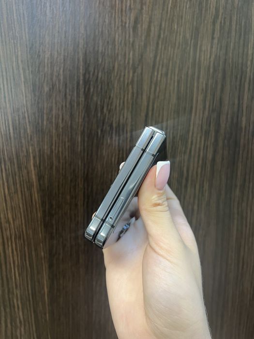 Samsung Flip 5 8/512Gb (SM-F731B) Офіційний