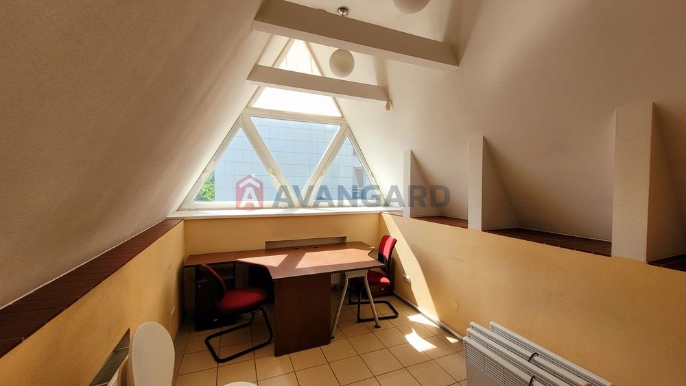 Продам офіс на Мечникова, 92000$, 84 кв.м.