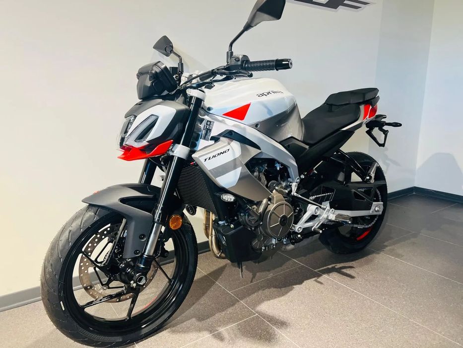 Aprilia Tuono 457