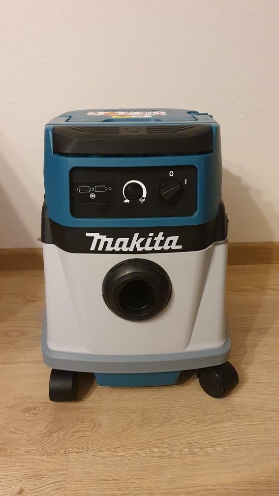 Makita akumulatorowy / sieciowy odkurzacz DVC150LZ. Nie używany.