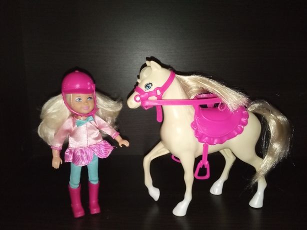 Zestaw Barbie i siostry w krainie kucyków lalka Chelsea i konik Mattel