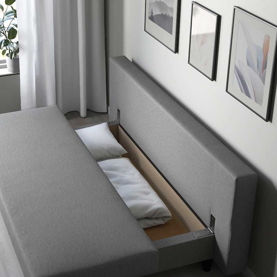 Sofá cama de 3 lugares com baú de €200 por €180