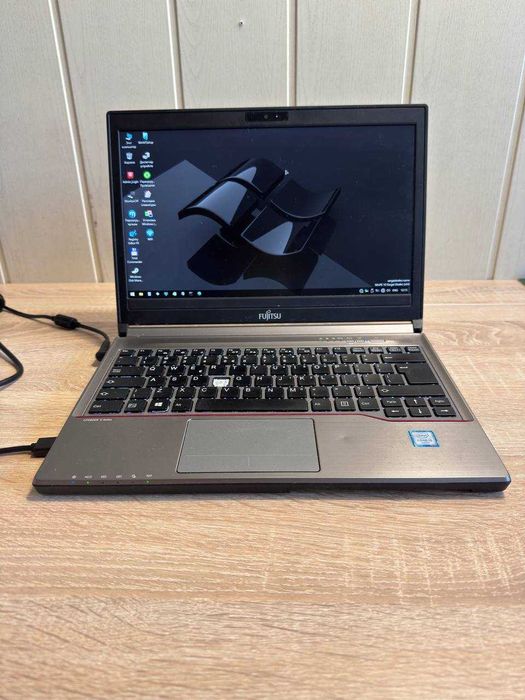 Ноутбук Fujitsu LifeBook E736 | I5-6300U | DDR4  0Gb на запчастини