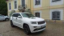 Auto do ślubu biały SUV Jeep Grand Cherokee V6 z kierowcą