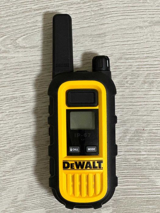 РАЦІЇ DEWALT DXFRS300 6 шт. + 6-ти портовий ЗП до них DXFRSCH6-300