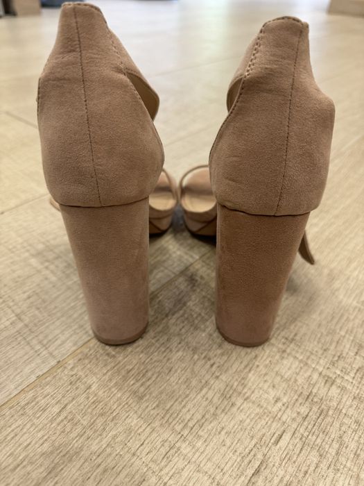 Босоніжки жіночі PULL BEAR