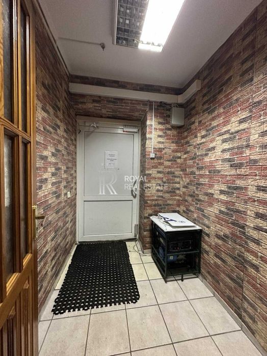 Продаж Офісу центр Шевченківський метро КПІ 219 м2 з фасадним входом