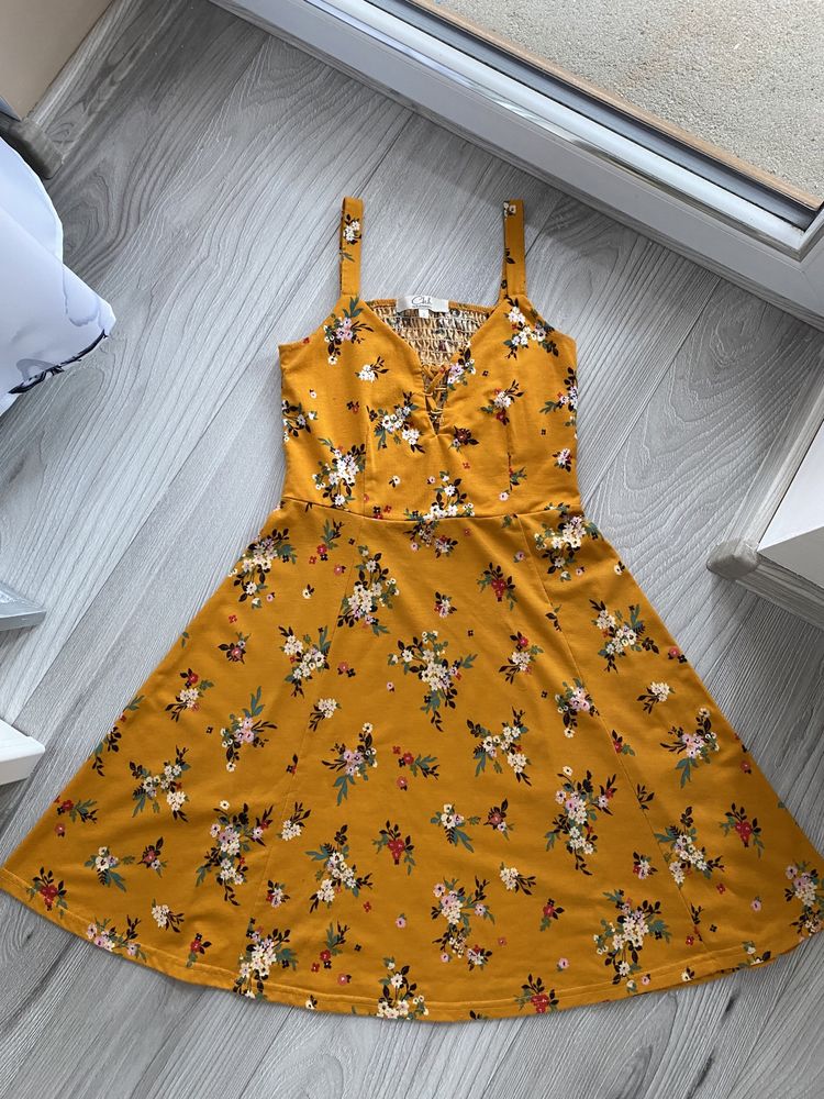 pomarańczowa kwiatowa zwiewna sukienka z wiązanym dekoltem S