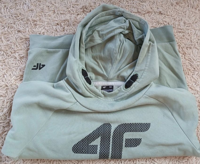Bluza chłopięca 4F 146 wygodna z kapturem